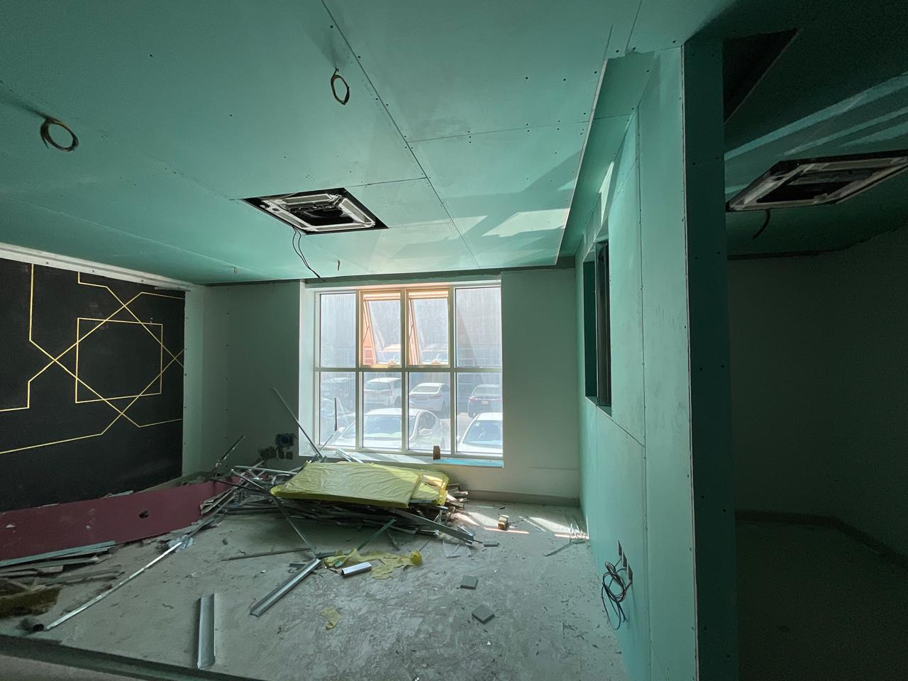 Office fit-out Riyadh - GBC office corridor before renovation